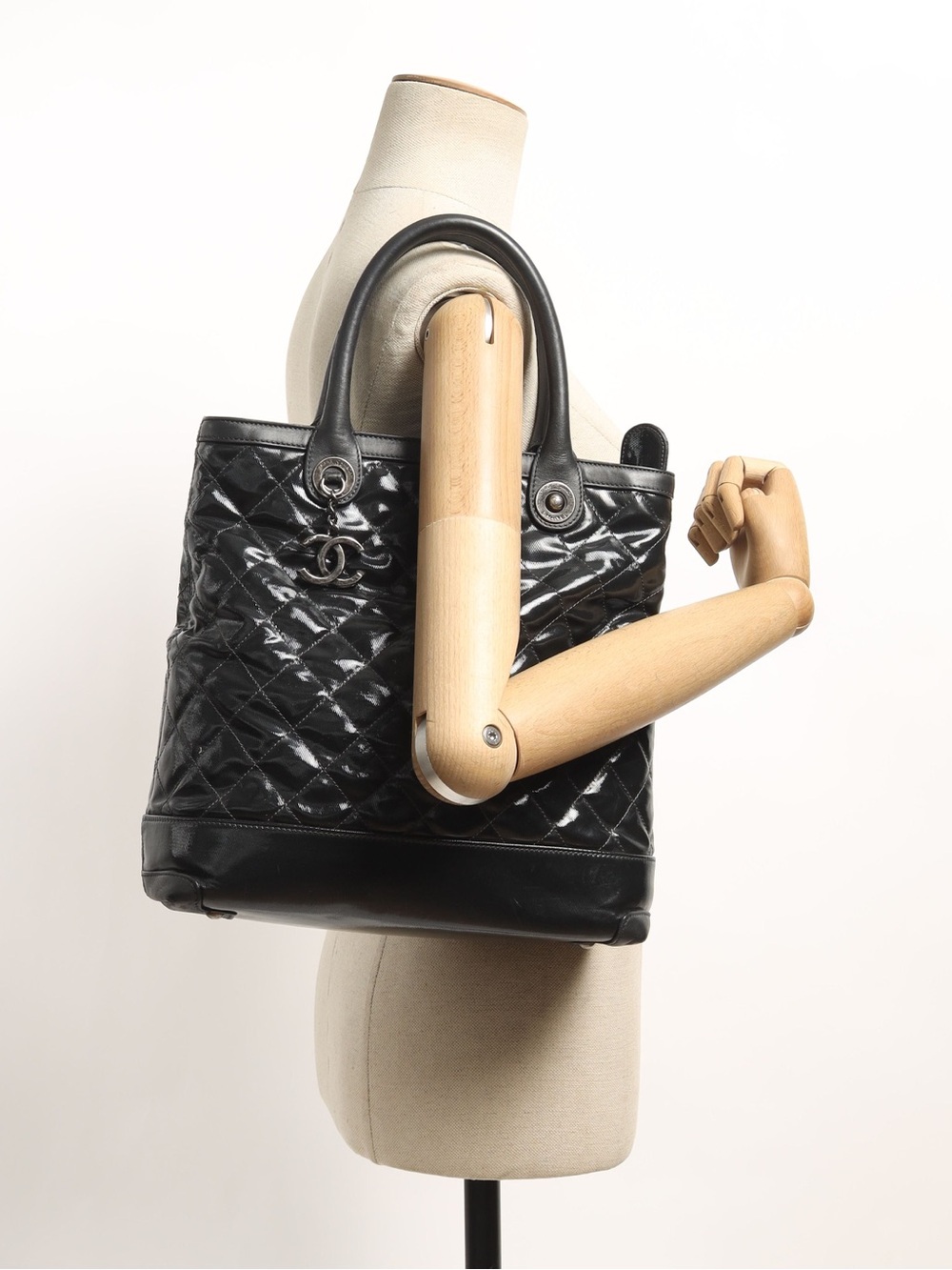 Authentic - Chanel small Cambon black quilted tote bag - Picture 2 of 15